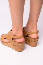 Women's Faux Leather Slip-On Flat Sandals in Caramel