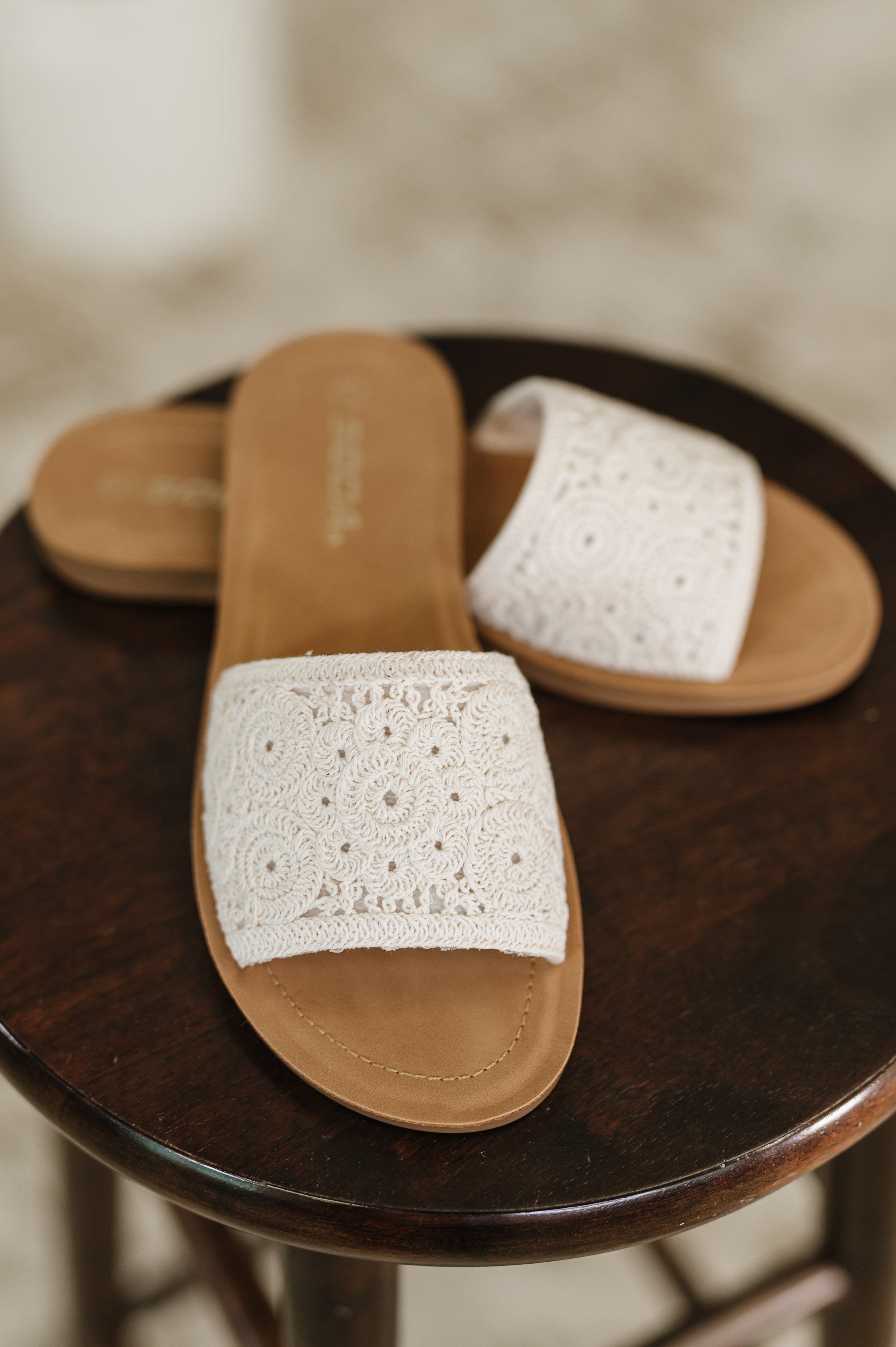 Women's Man-Made Material Slip-On Flat Sandals in White