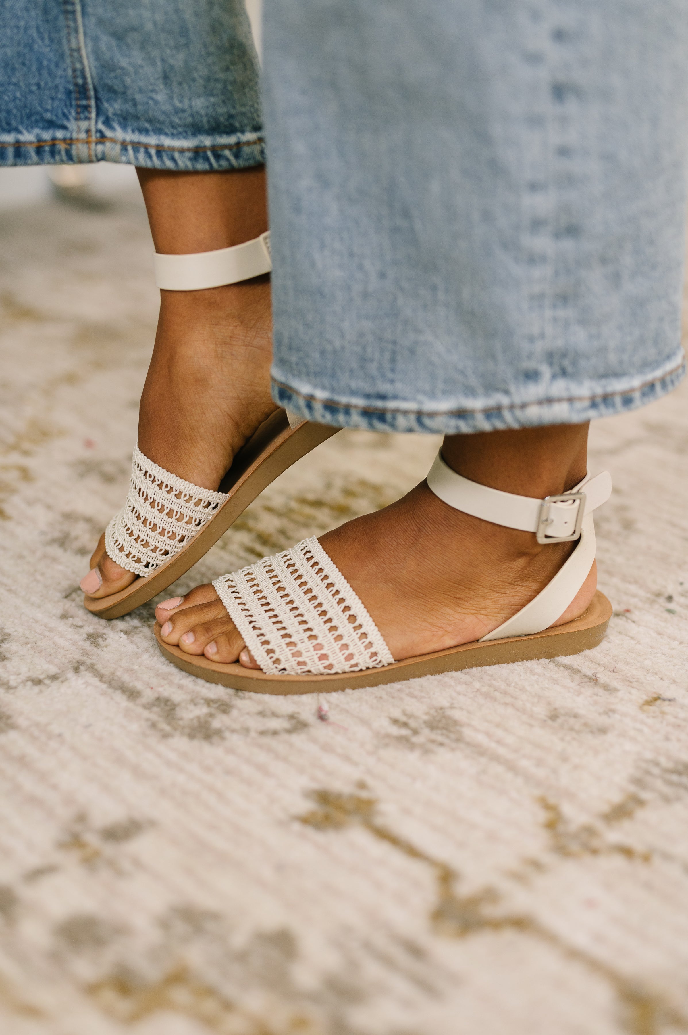Women's Pu Leather Flat Open-Toe Sandals in Silver with Cushioned Sole for All-Day Comfort