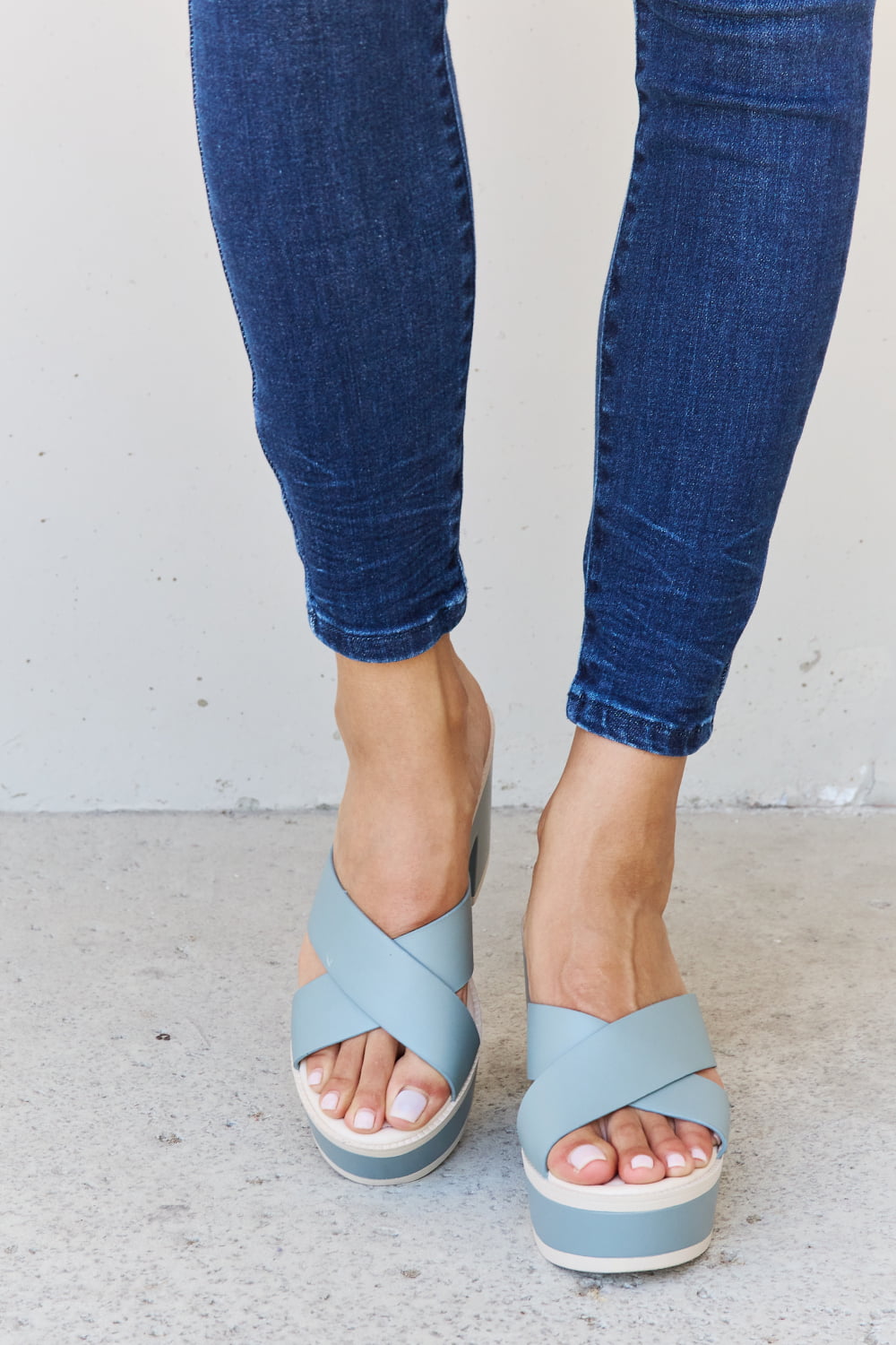 Women's Open-Toe Mule Sandals in Blue with Cushioned Sole for All-Day Comfort